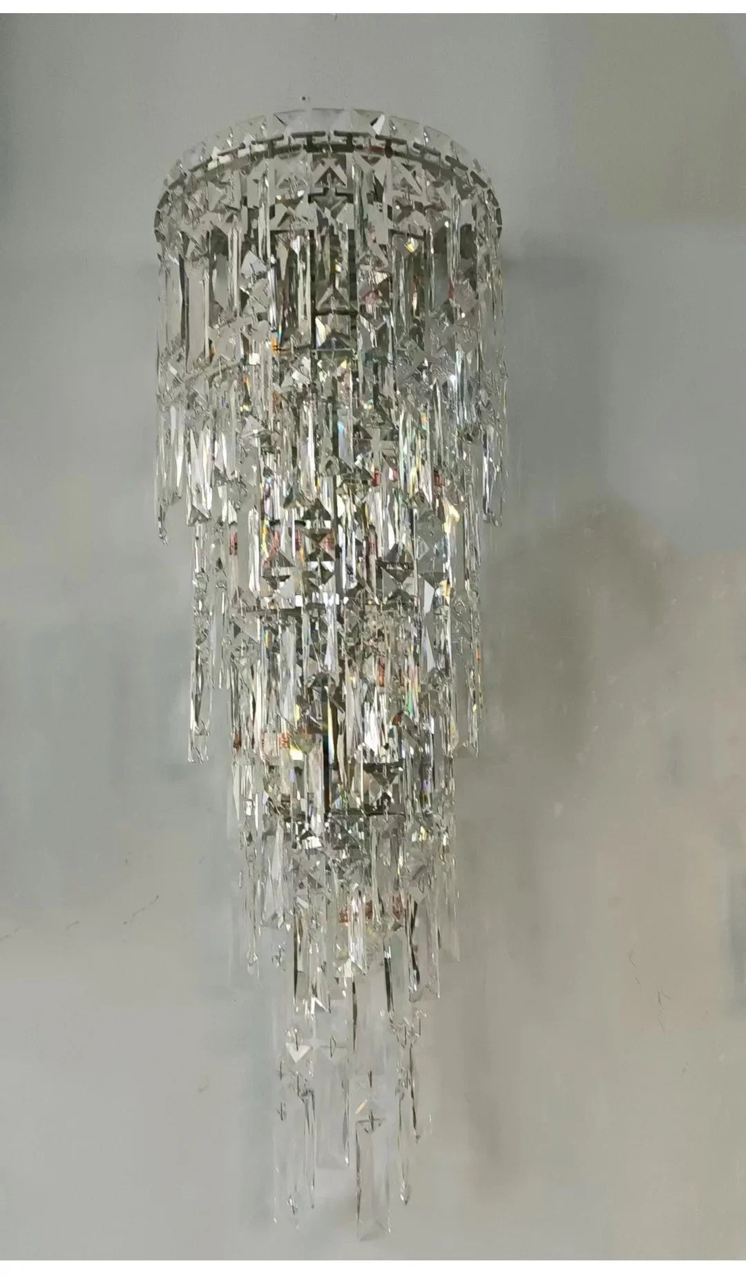 💎 Applique Murale en Cristal – Élégance et Lumière de Prestige

Apportez une touche de luxe à votre intérieur avec cette applique murale en cristal moderne, parfaite pour les hôtels, villas, duplex, couloirs ou sal