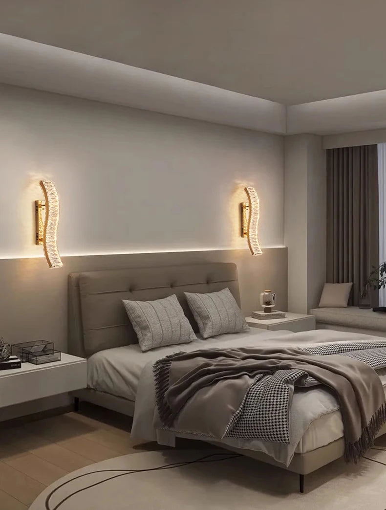 STYLE ELEGANT  HAUT DE GAMME 

"Éclat de Cristal – L’Applique Murale qui Sublime Votre Intérieur"

"Lumière de Luxe : Brillance, Élégance et Technologie LED"

"Faites Scintiller Vos Murs avec le Charme du Cristal"

"